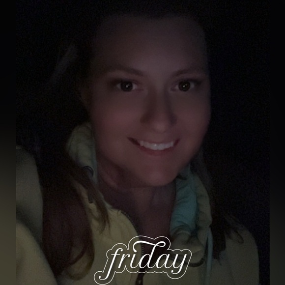 Meet your Posher, Nicole - Picture 5 of 6